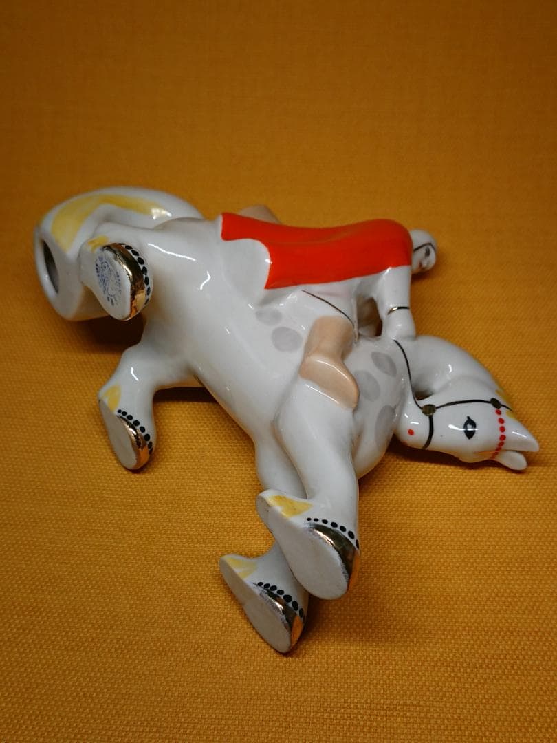【美品】ウマ　馬　陶器　オブジェ　置物　インテリア　工芸品　美術品　A3410