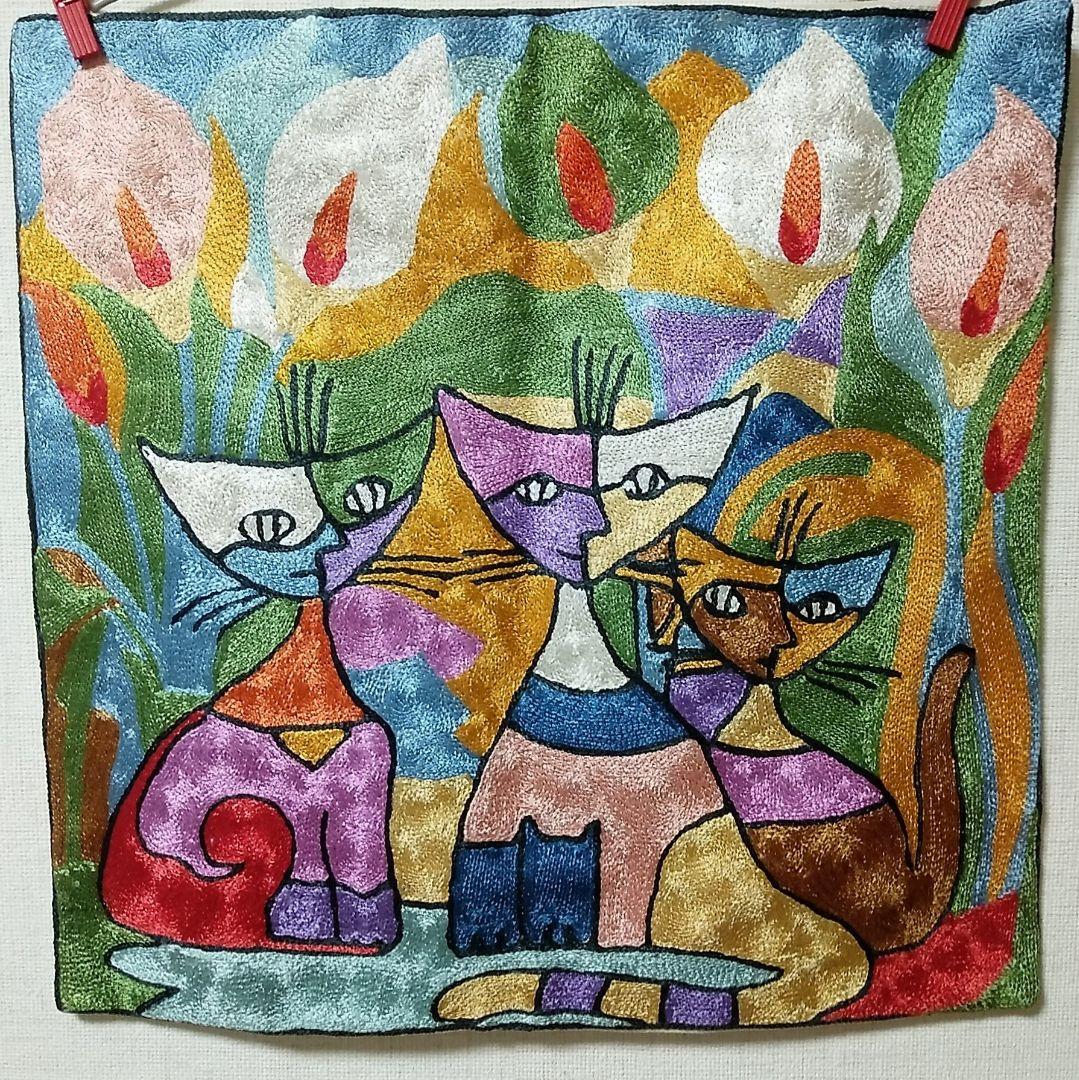 ウズベキスタン　カラフル クッションカバー　猫　シルク 糸　猫のクッションカバー