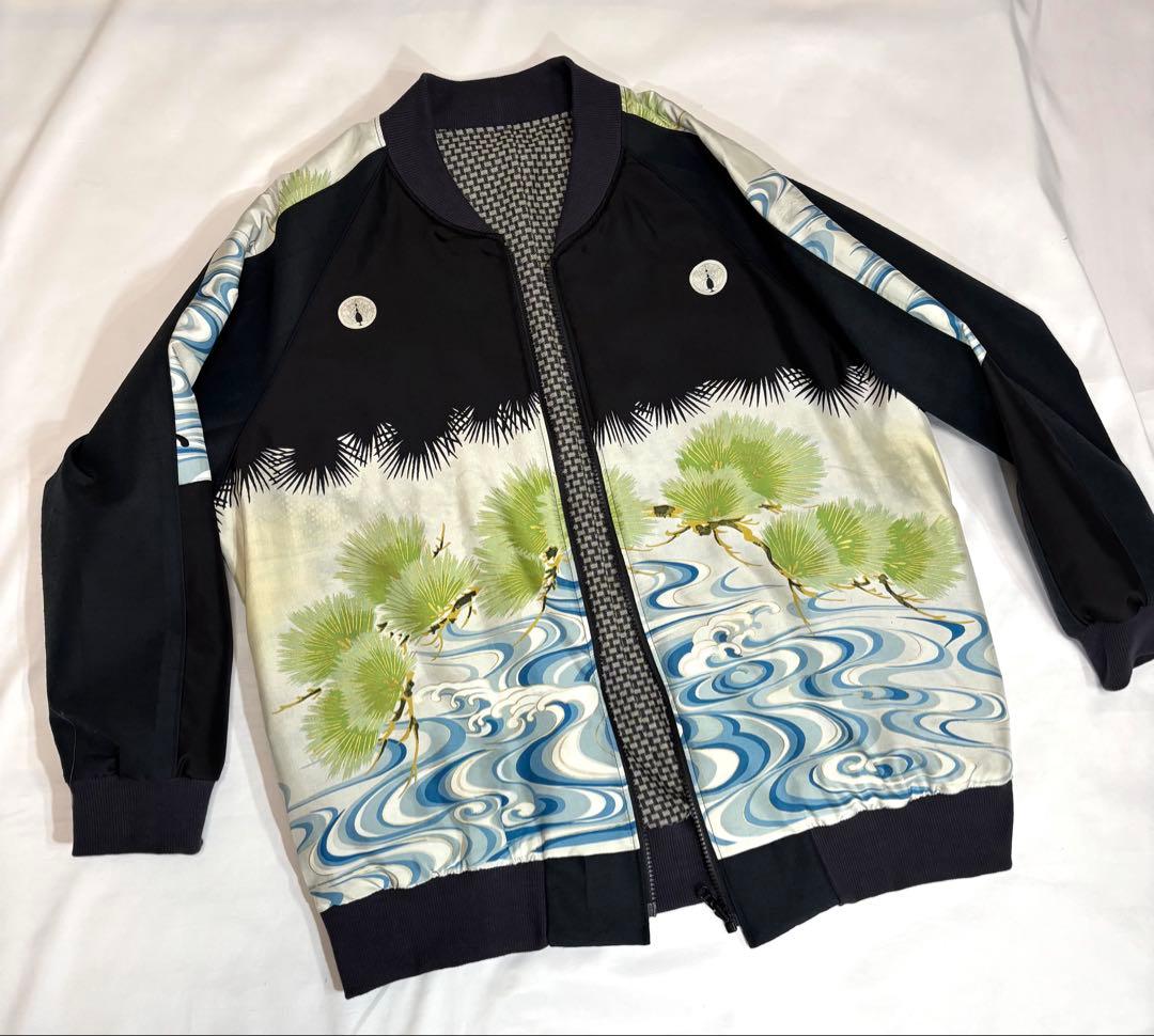 着物リメイク　100番　男児着物地　鯉柄ブルゾン　リバーシブル