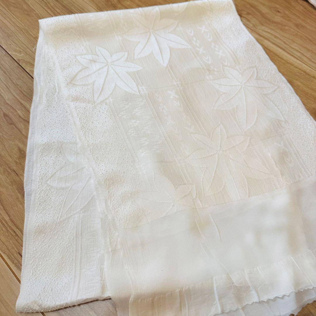 超美品　正絹　振袖用　帯揚げ　帯締め　帯飾り　4点セット　金　ホワイト　パール