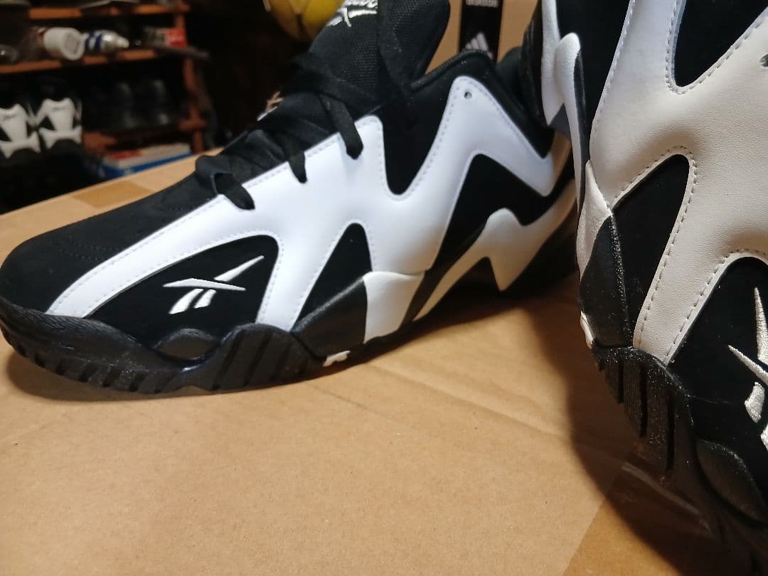 リーボックKAMIKAZELow 新品未使用Size29説明文お読み下さい。