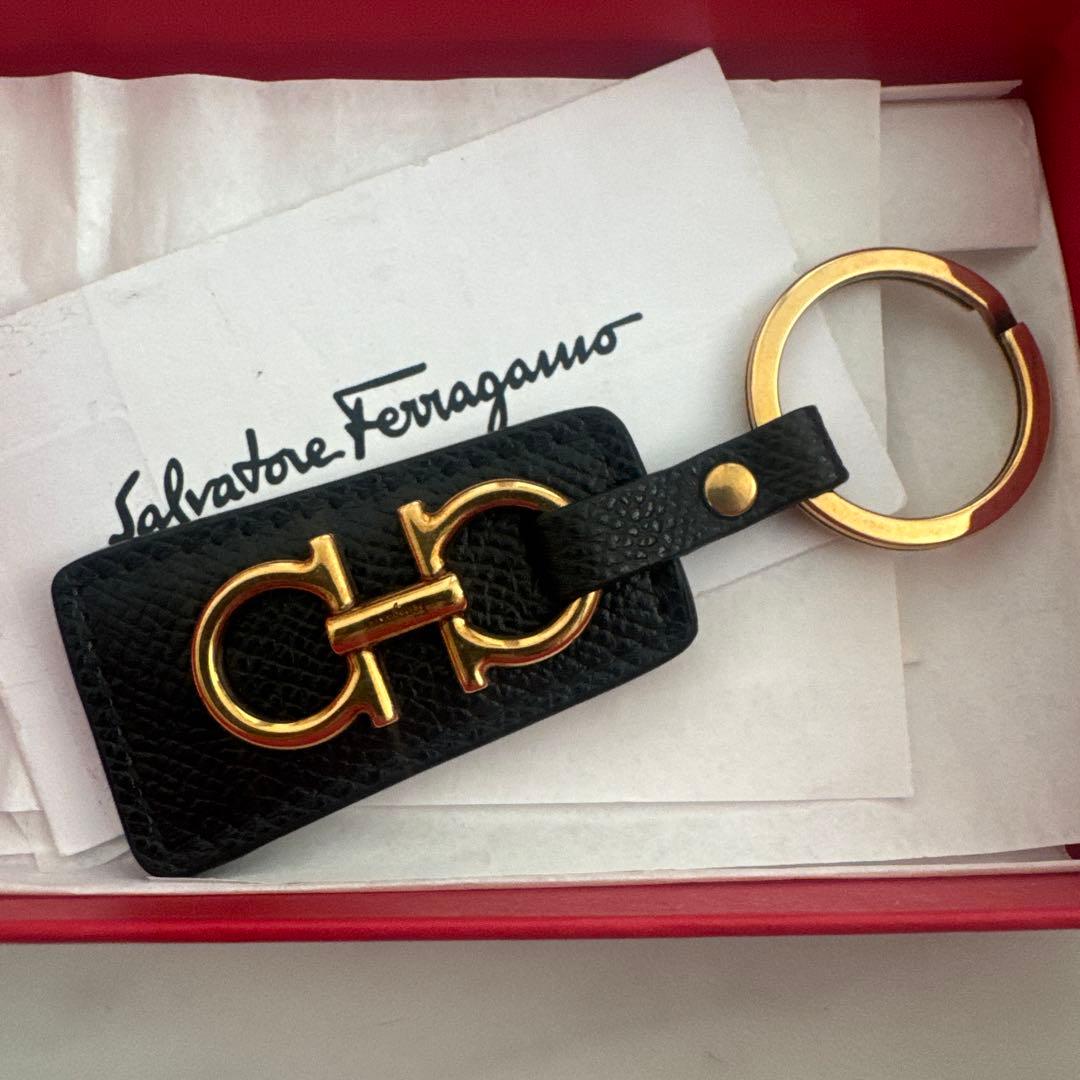 新品 正規品 Ferragamo 小物 キーホルダー キーチェーン 黒