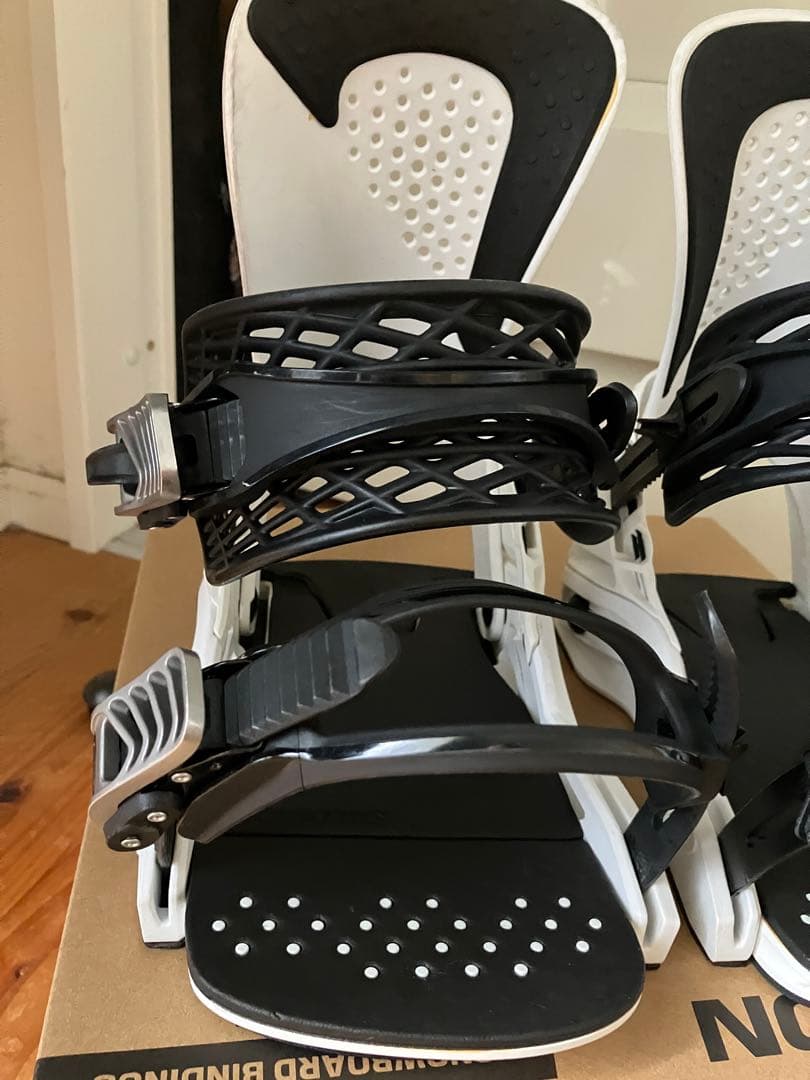 SALOMON HOLOGRAM ホログラム ビンディング M スノーボード