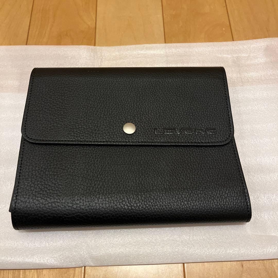 レヴォーグ レザー　車検証ケース