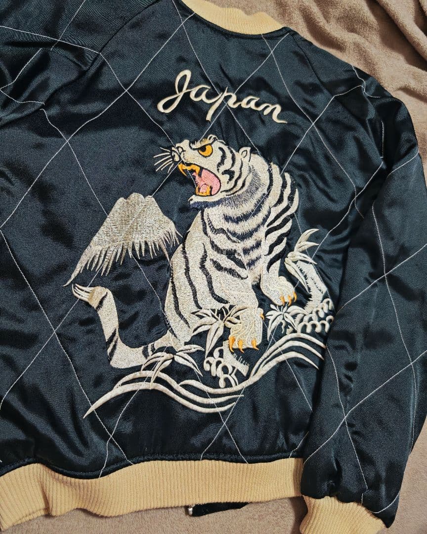 Vintage Japan 虎龍２面用 日本限定 サテン unisex