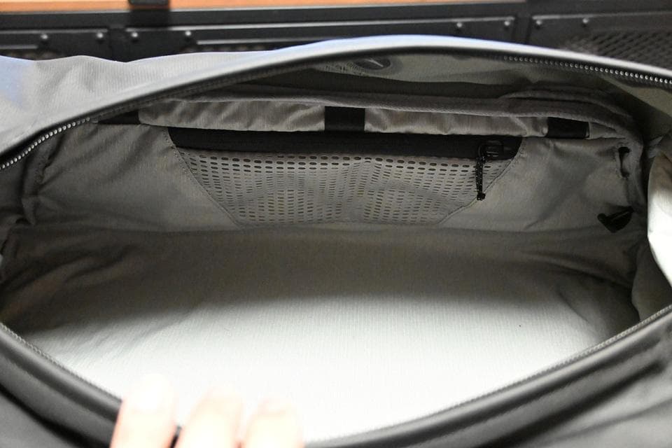 【美品】Peak Designトラベル ダッフル 35L ブラック