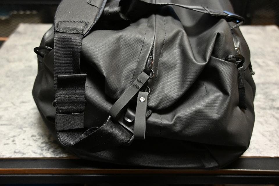 【美品】Peak Designトラベル ダッフル 35L ブラック