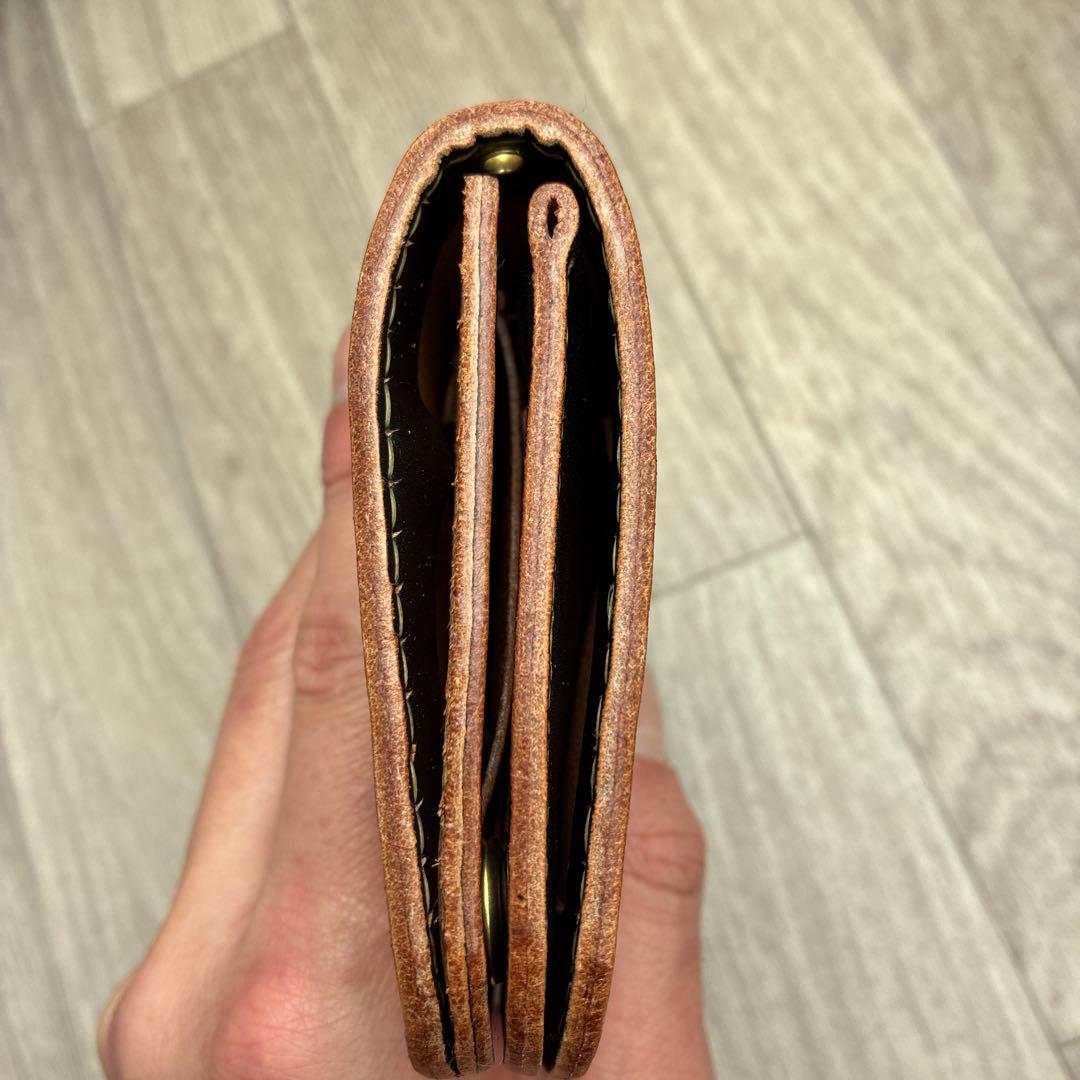 【茶芯ブラック】ミドルトラッカーウォレット　真鍮　お札を折らずに収納