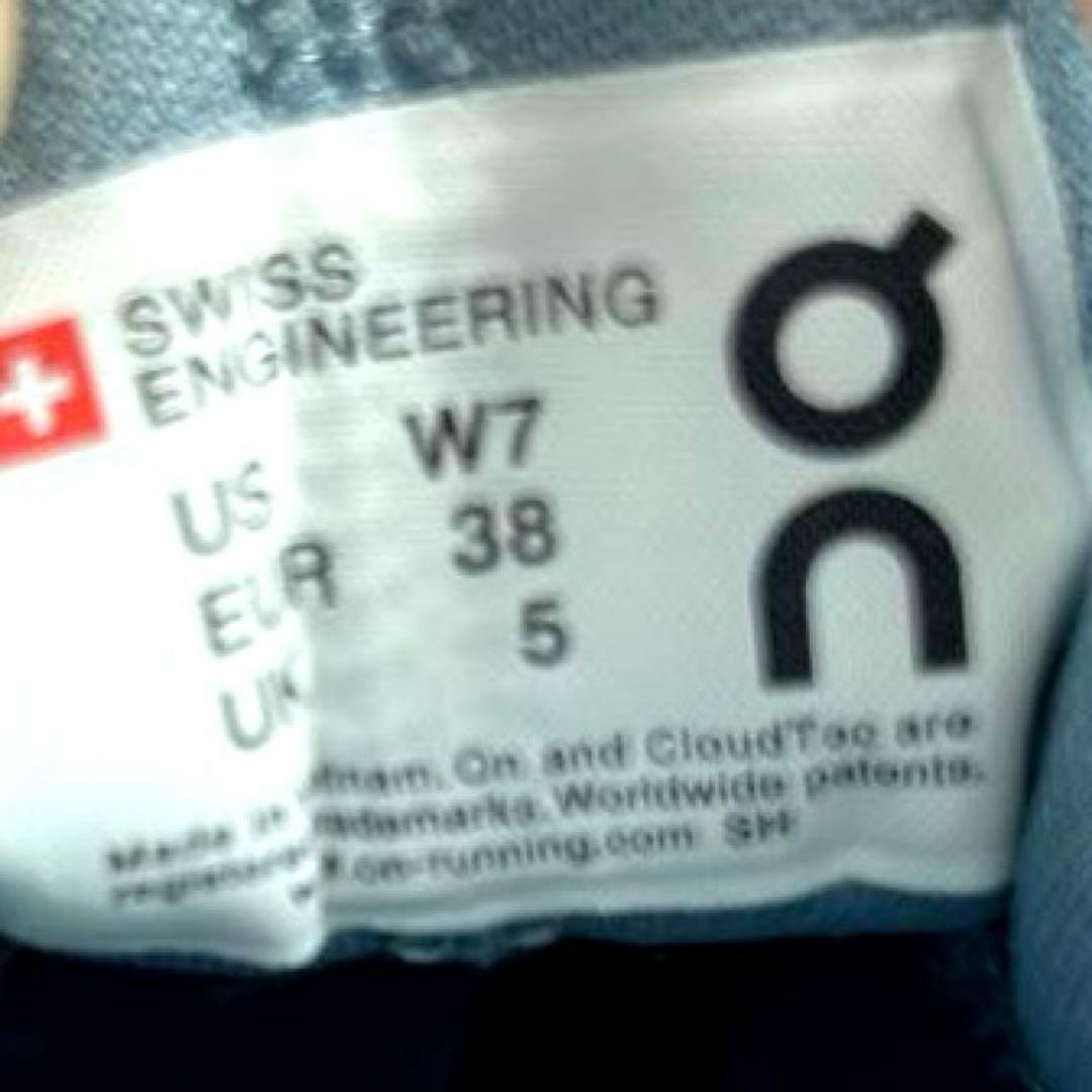 【美品】On ランニングシューズ クラウドハイ　ウォータープルーフ　UK5