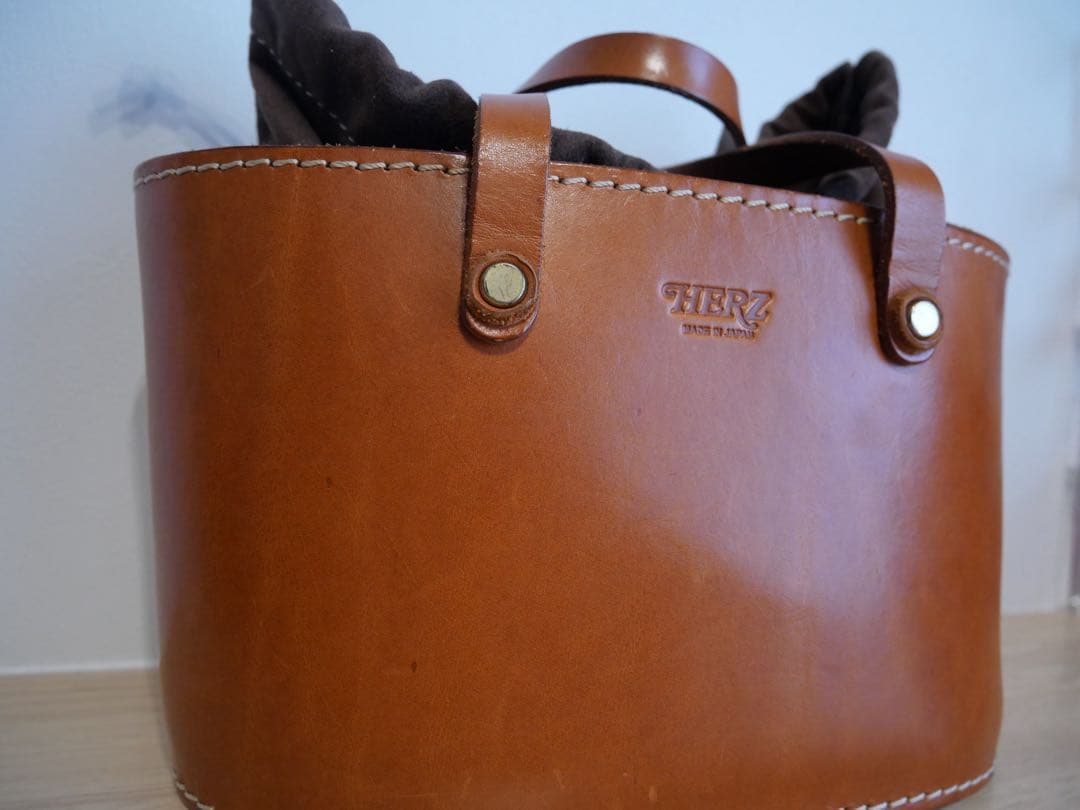 HERZ バッグ　革　Q-8