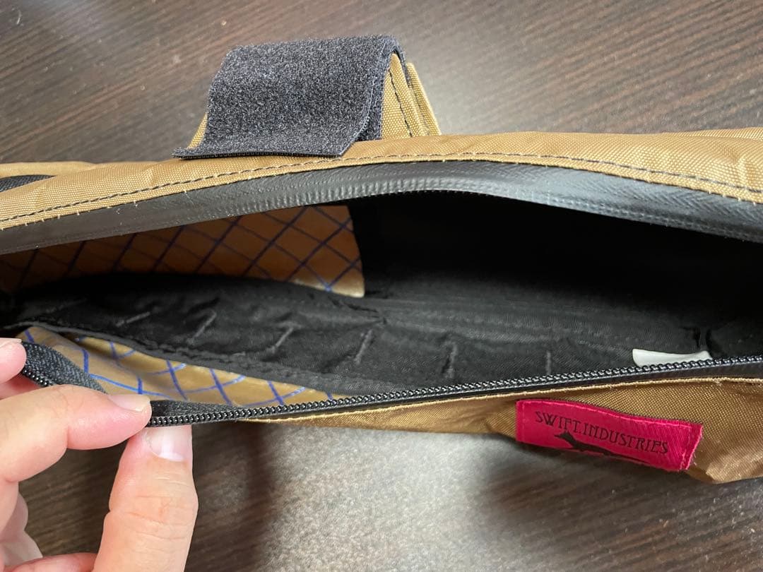 SWIFTINDUSTRIES hold fast frame bag Mサイズ