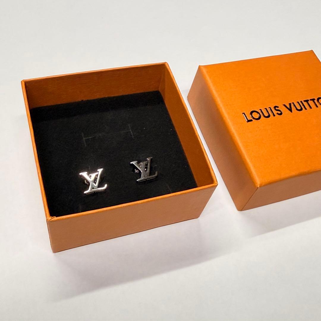 LOUIS VUITTON LVロゴスタッドピアス　VLピアス VLロゴピアス
