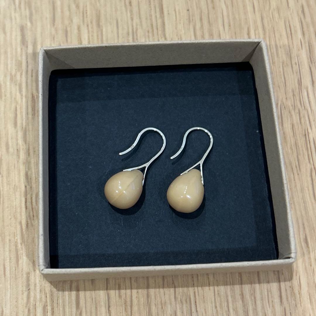Sisi Joia シシジョイア　両耳ピアス　ドロップ　ベージュ　シルバー925