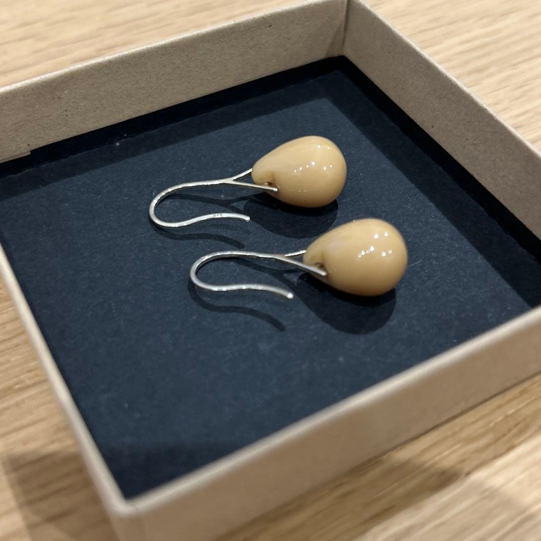 Sisi Joia シシジョイア　両耳ピアス　ドロップ　ベージュ　シルバー925