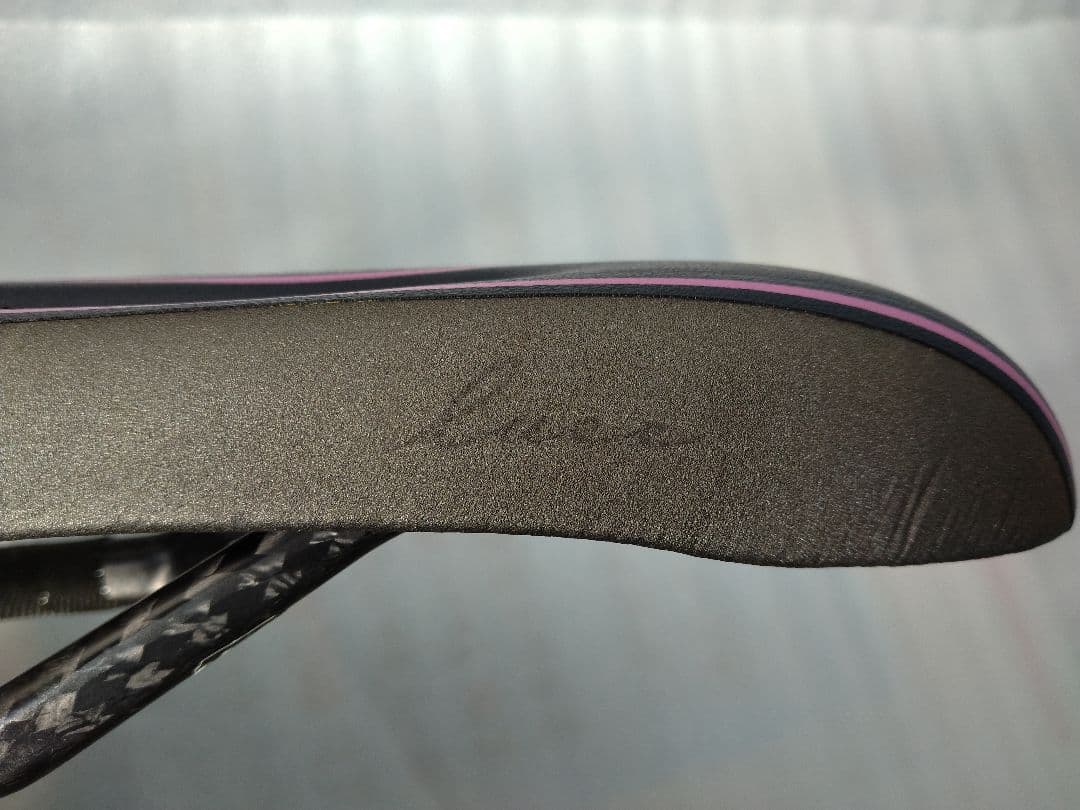 fi'zi:k フィジーク　LUCE MOBIUS カーボンレール