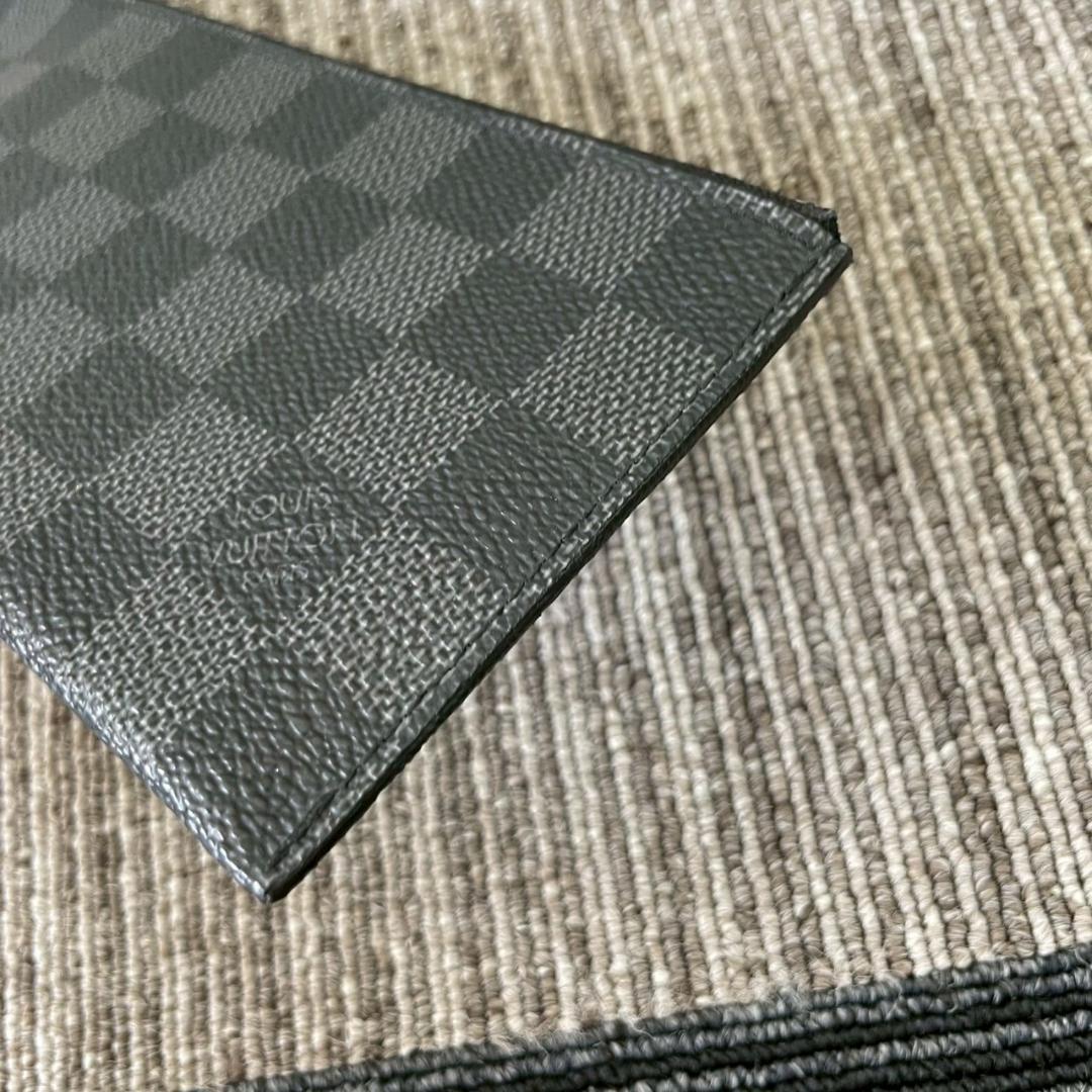 美品　Louis Vuitton　ルイヴィトン　ダミエグラフィット　ケース