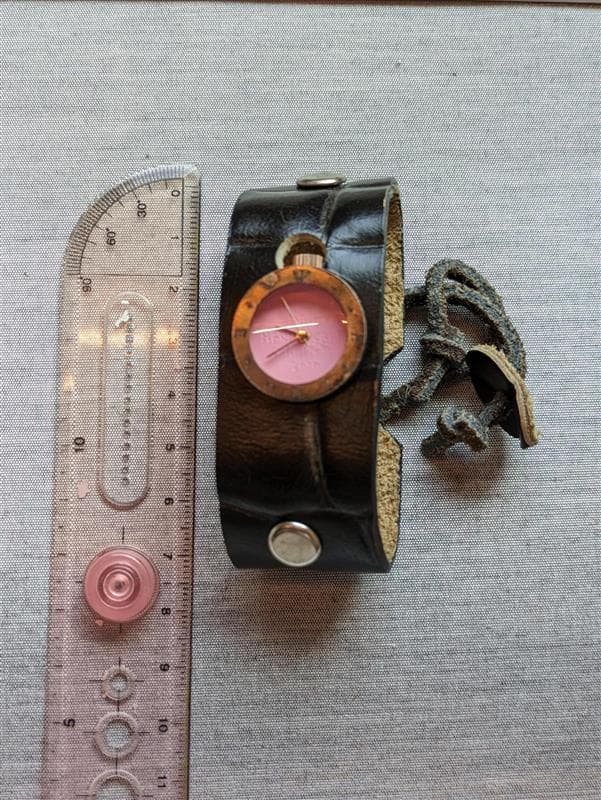 GaTa　ハンドメイド腕時計　ピンク　革製
