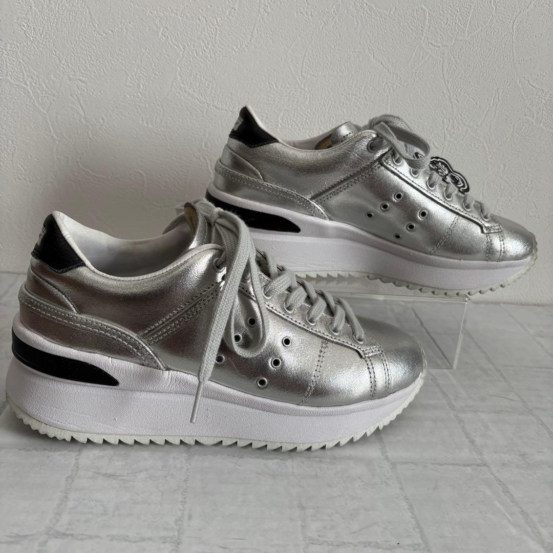 【美品】Onitsuka Tiger シルバー 厚底 スニーカー　22.5㎝