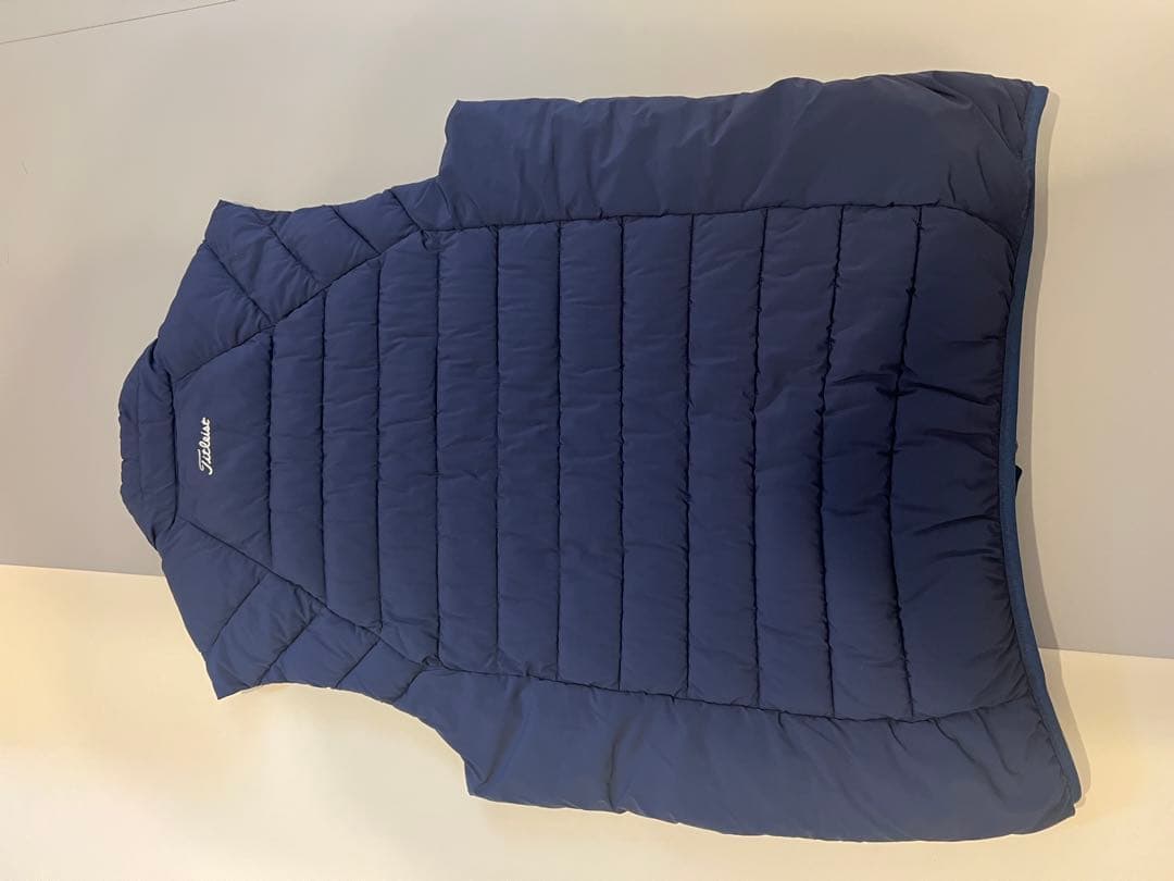 タイトリスト　ダウンベスト　ネイビー