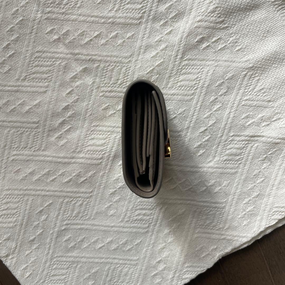 CELINE（セリーヌ）スモール フラップウォレット トリオンフ／ブラウン