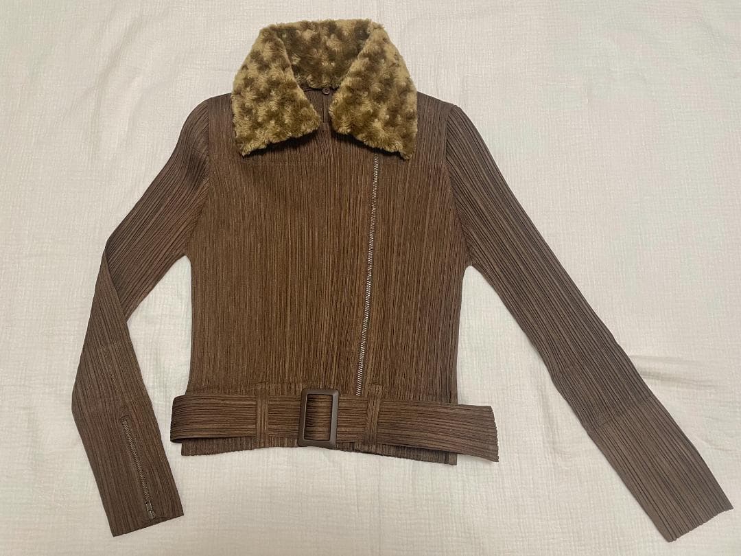 PLEATS PLEASE ファー付ライダースジャケット 【中古美品】