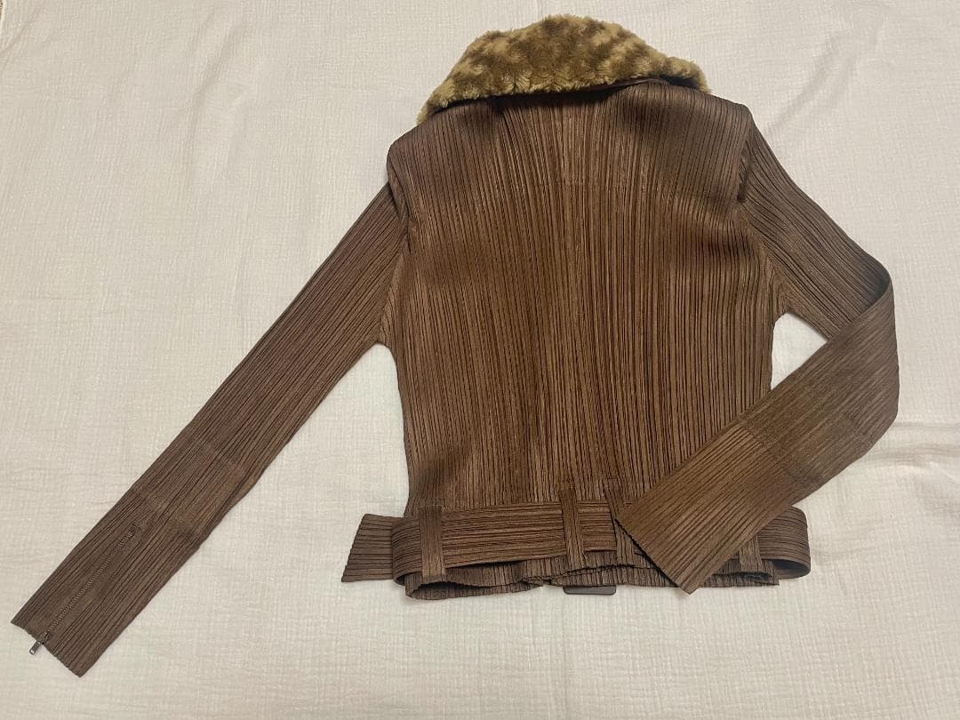 PLEATS PLEASE ファー付ライダースジャケット 【中古美品】