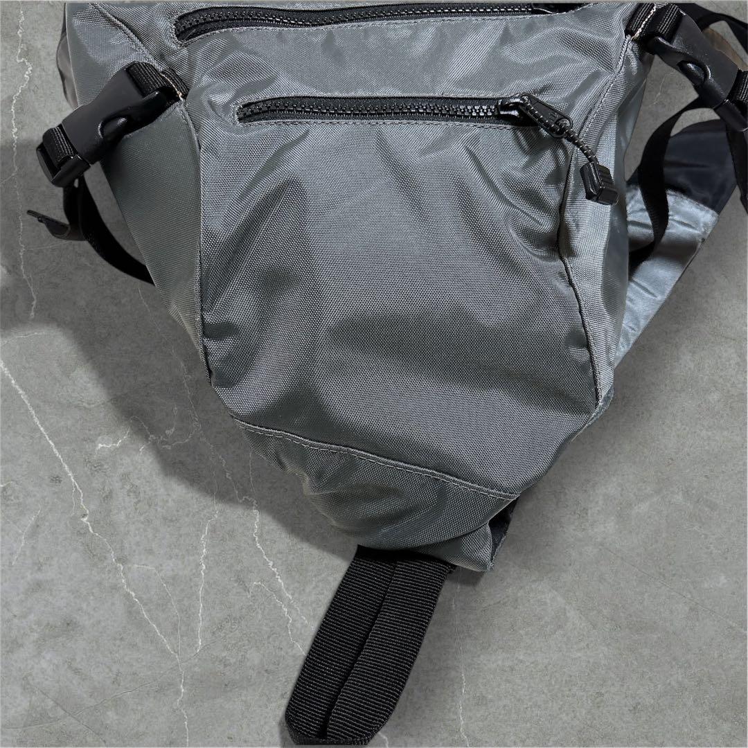 ゆと様　　OLD GAP 00s Y2K ボディバッグ グレー