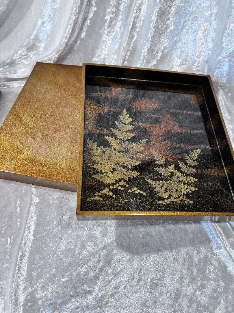 蒔絵　月に波紋硯箱　明治期　金蒔絵　高蒔絵　合せ箱 漆器 文箱 山と太陽の浮彫り