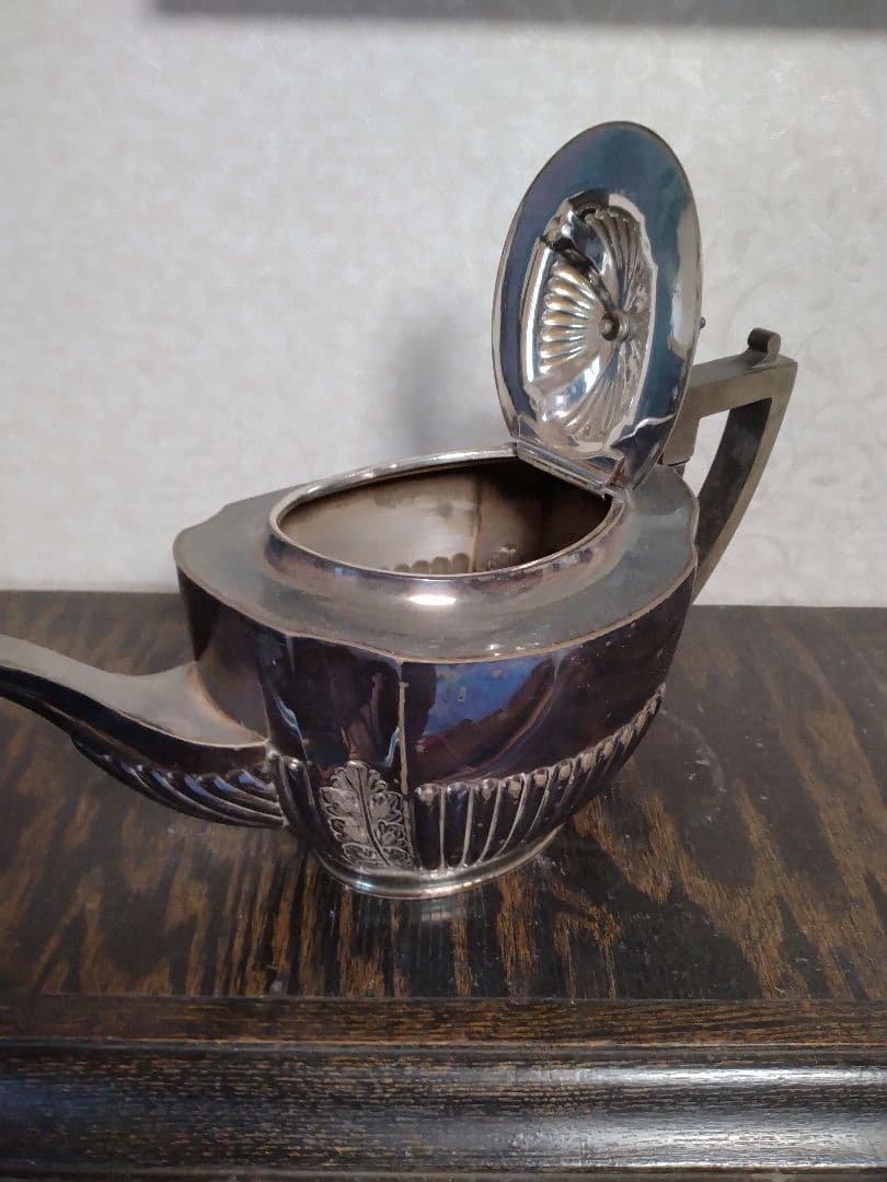 【最終値下げ】英国イギリスビンテージ　シルバープレート　ティーポットアンティーク