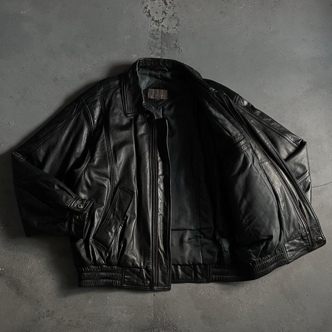 type A-2“volunt“牛革“黒“短丈“bomber jacket