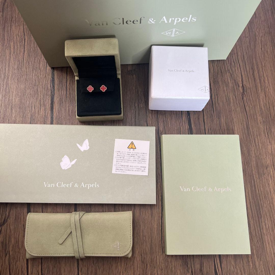 Van Cleef & Arpels スウィート アルハンブラ ピアス