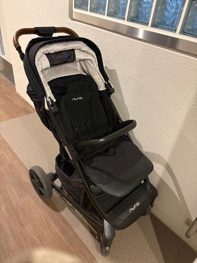 【大幅値下げ】★匿名配送　nuna ヌナ　ベビーカー タボ（キャビア）