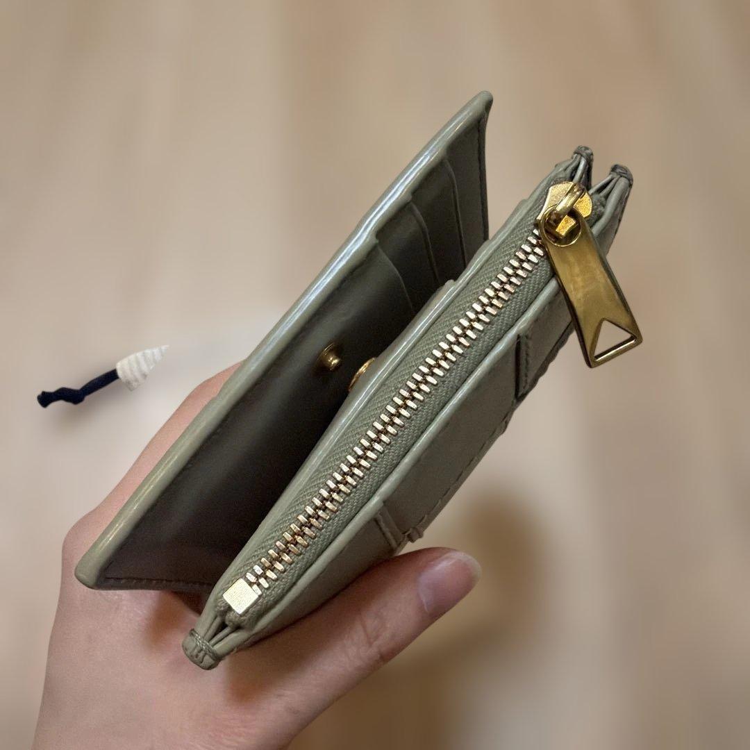 【極美品】ボッテガヴェネタ二つ折り財布