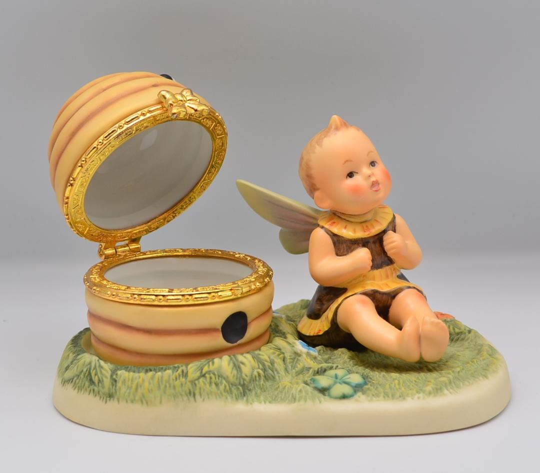 ちっぽけな天使　＃365　No.3　★フンメル人形　ドイツ・ゲーベル　巣箱付き