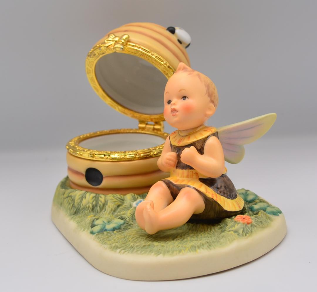 ちっぽけな天使　＃365　No.3　★フンメル人形　ドイツ・ゲーベル　巣箱付き