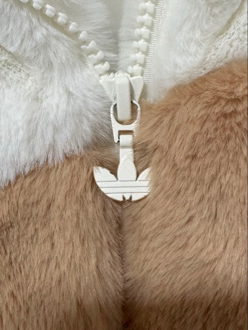 adidasファートラックジャケット