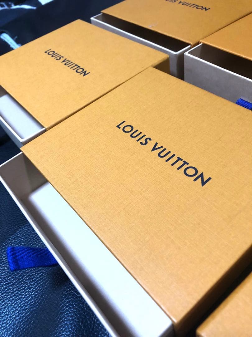 ルイヴィトン　折り財布箱