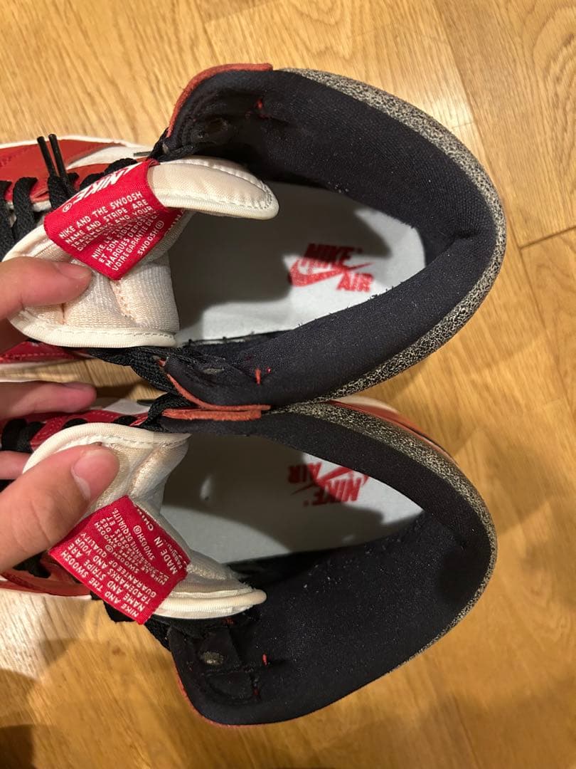 靴 Nike Air Jordan 1 Lost & Found Chicago