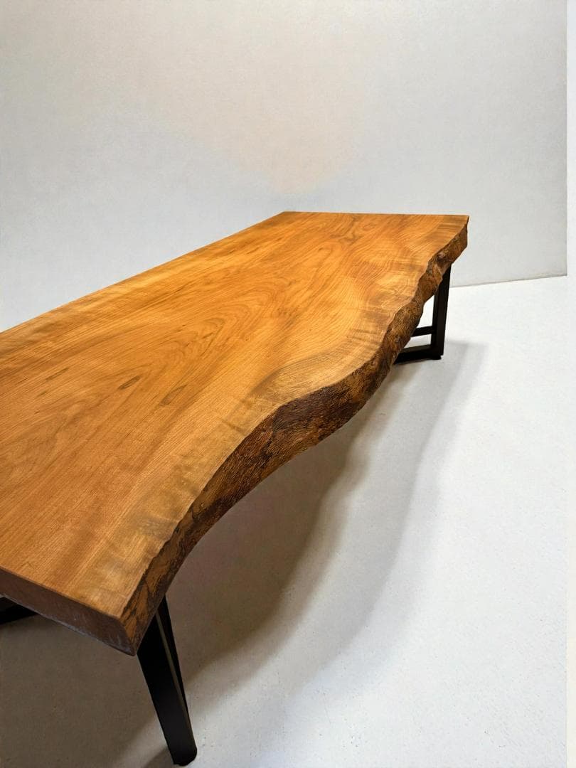 桜 一枚板1400mm｜柔らかな木肌と自然な曲線が美しい無垢天板