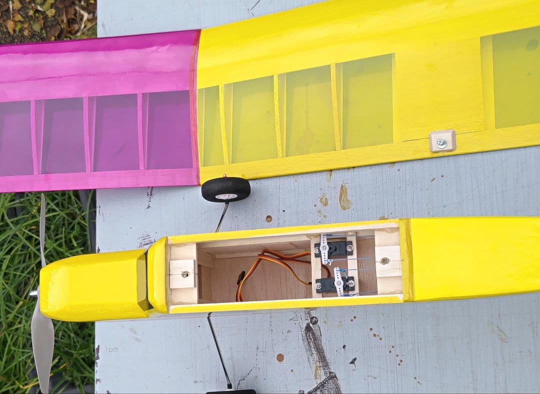 ラジコン飛行機（電動機）