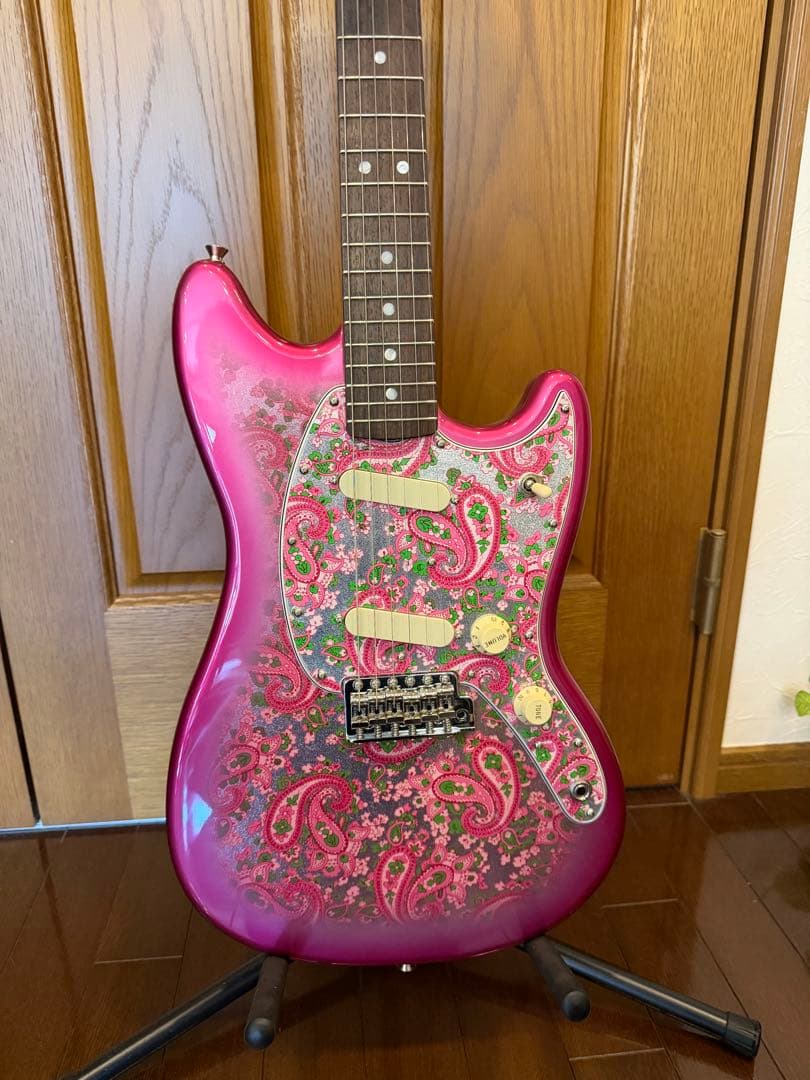 ギター Char Mustang Pink Paisley