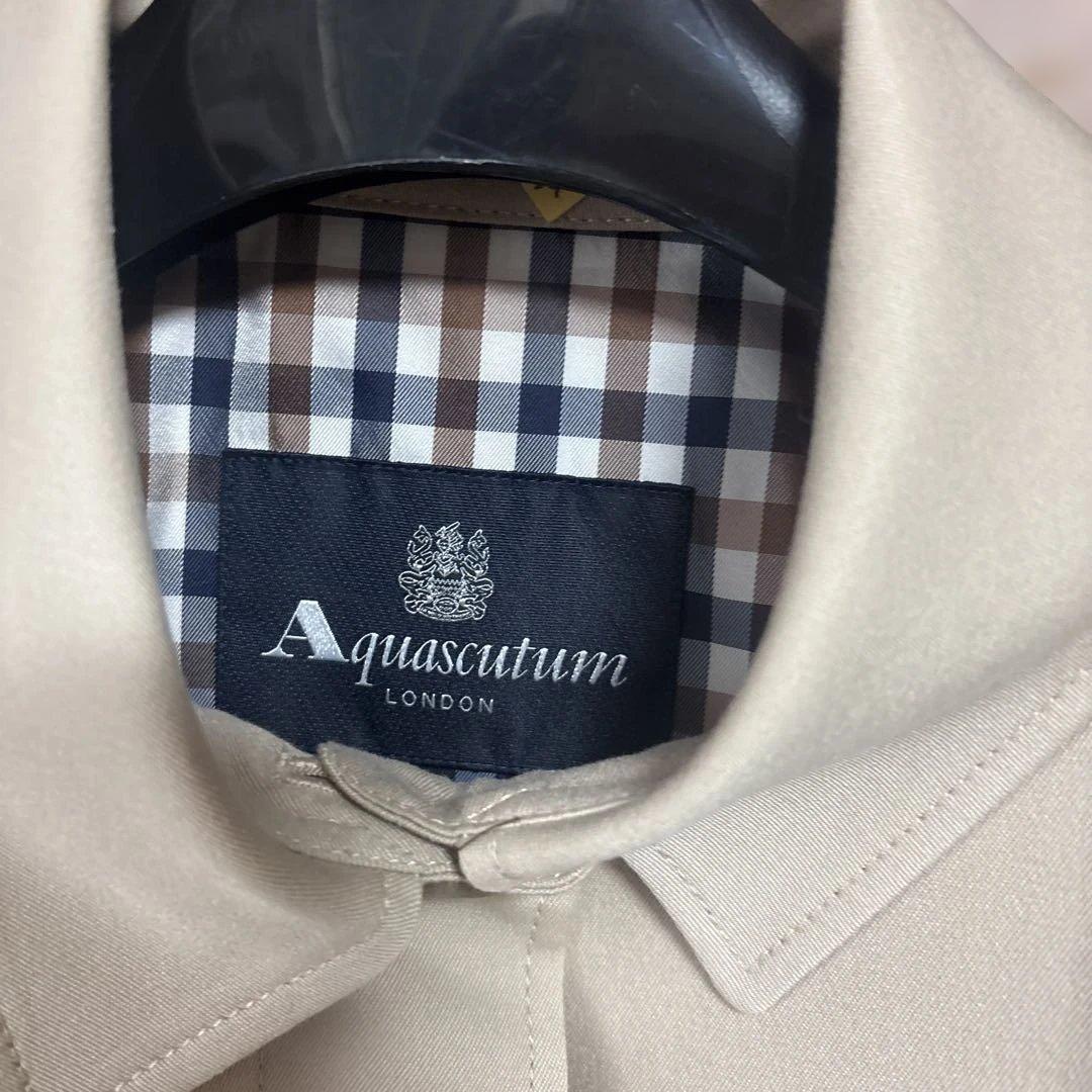 アクアスキュータム　ショートコート　レディース