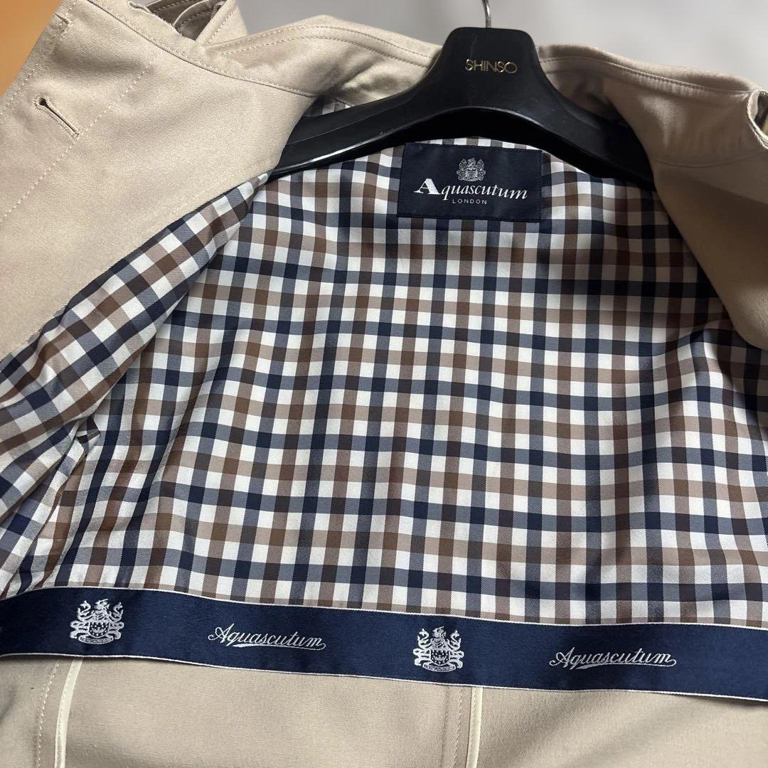 アクアスキュータム　ショートコート　レディース