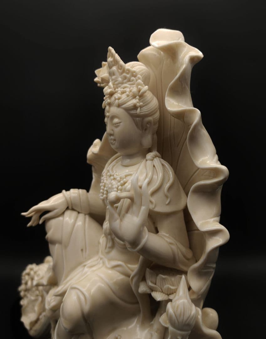 白磁觀音像 何朝宗 置物