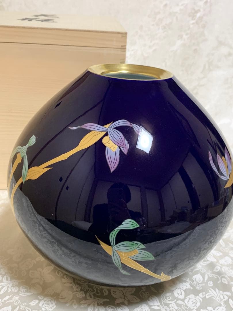 【新品未使用】香蘭社　花瓶　壼　瑠璃色　金彩 共箱有り