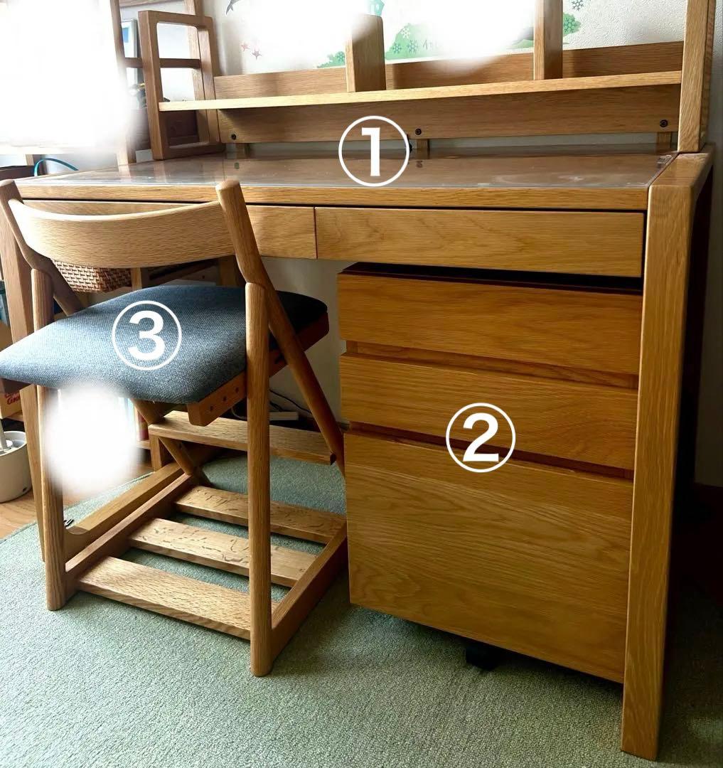 【3月末まで掲載】アクタス　学習机と椅子