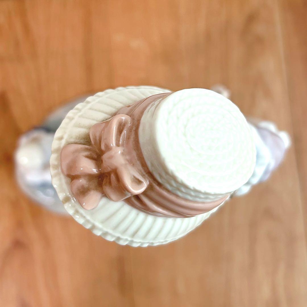 ワゴンを持つ少女　リヤドロ　スペイン　ポーセリン　光沢仕上げ　絶版