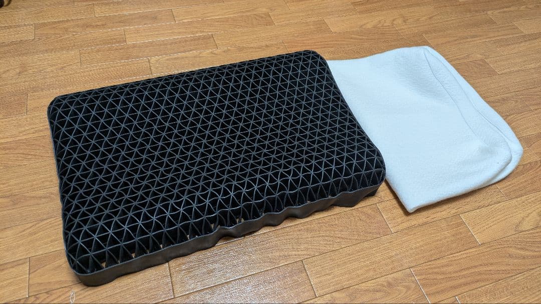 ヒツジのいらない枕　至極　カバー付き！