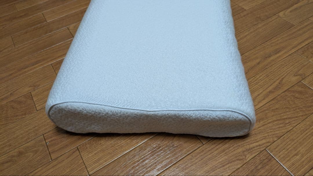 ヒツジのいらない枕　至極　カバー付き！