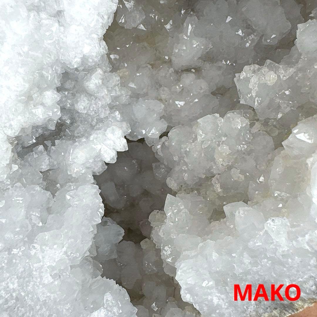 M1679☆水晶ジオードドーム4.4Kg☆天然石　原石☆N50403-A